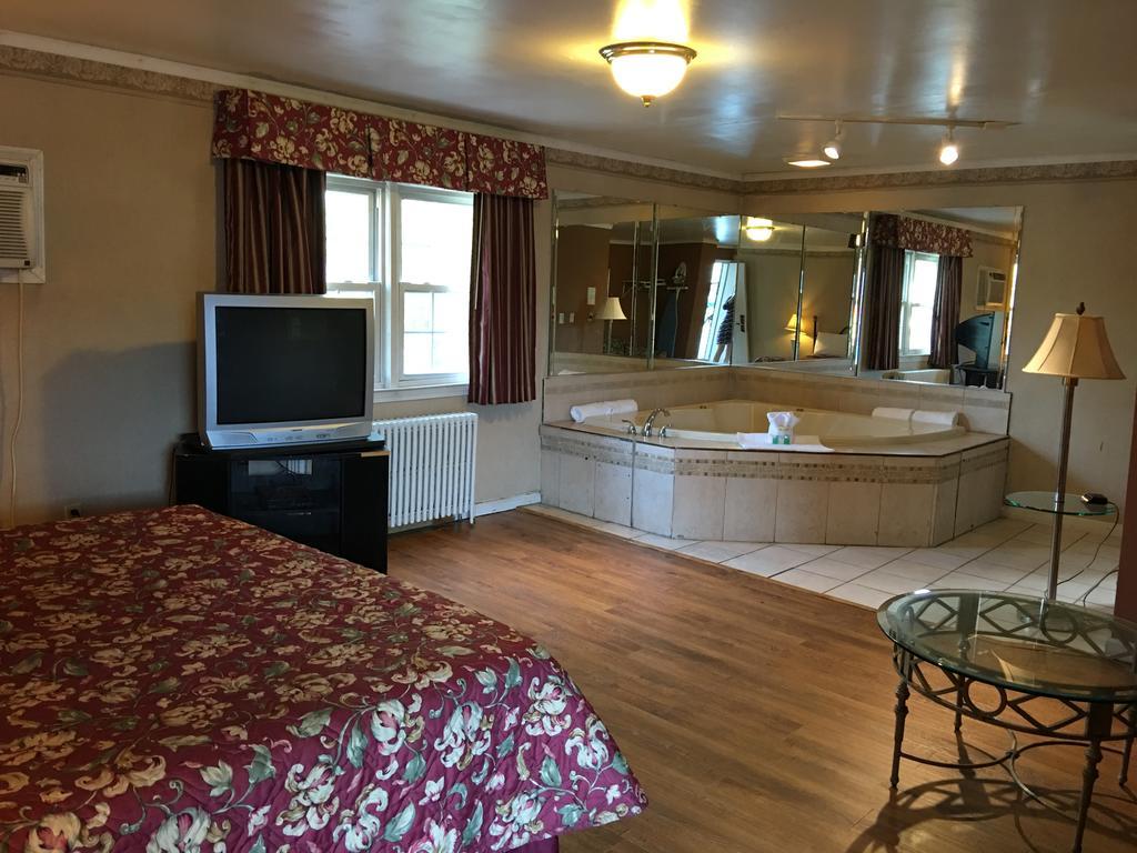 Colonie Inn And Suites Latham Dış mekan fotoğraf